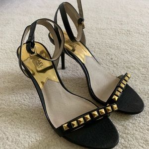 💠Michael Kors rockstud heels💠